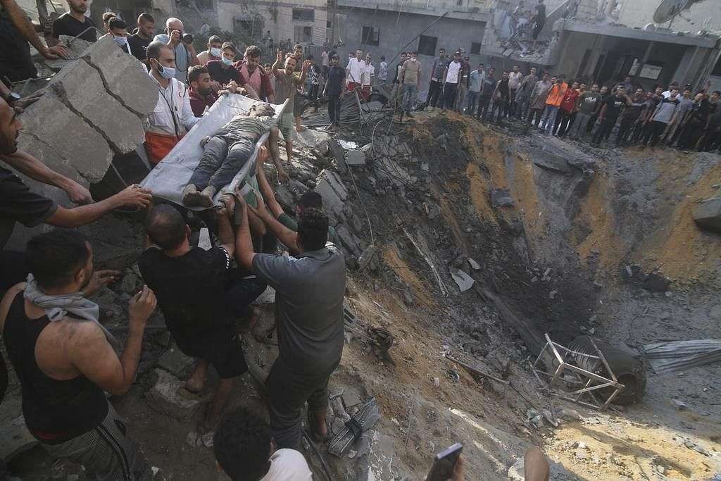 Israel's Increased Airstrikes Across Gaza Kill Over 700 People In 24 ...